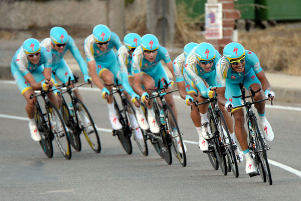 vuelta13-st1-astana